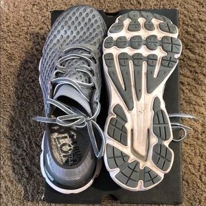 Practically new under armor shoes size 8.5